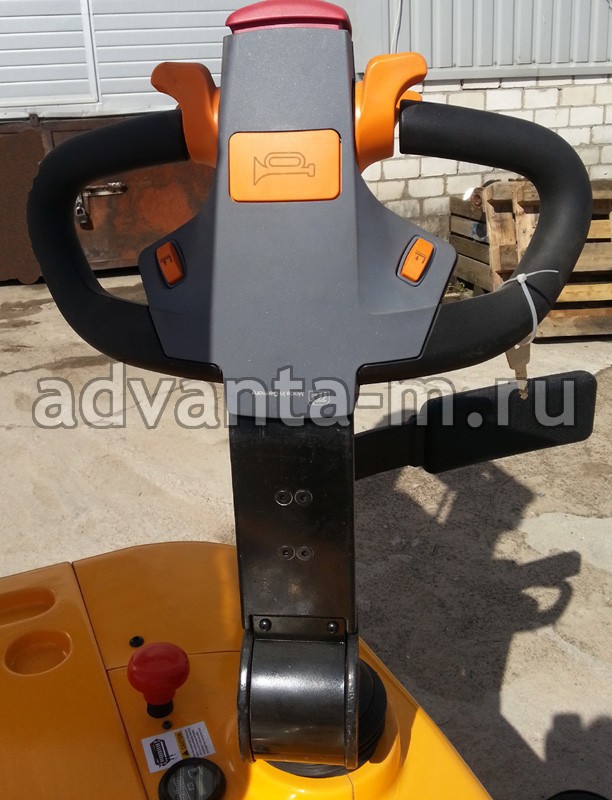Самоходный штабелер QDA1545